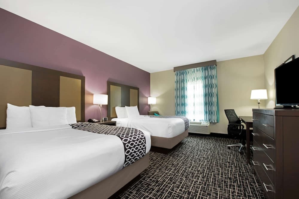 La Quinta Inn & Suites by Wyndham Lake Charles - Westlake