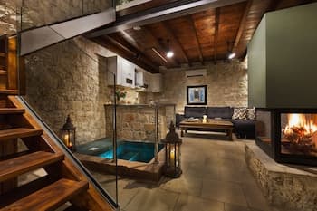 Oinoessa Traditional Boutique Houses