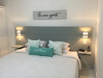 Moonshine 316 Rockley Golf Club