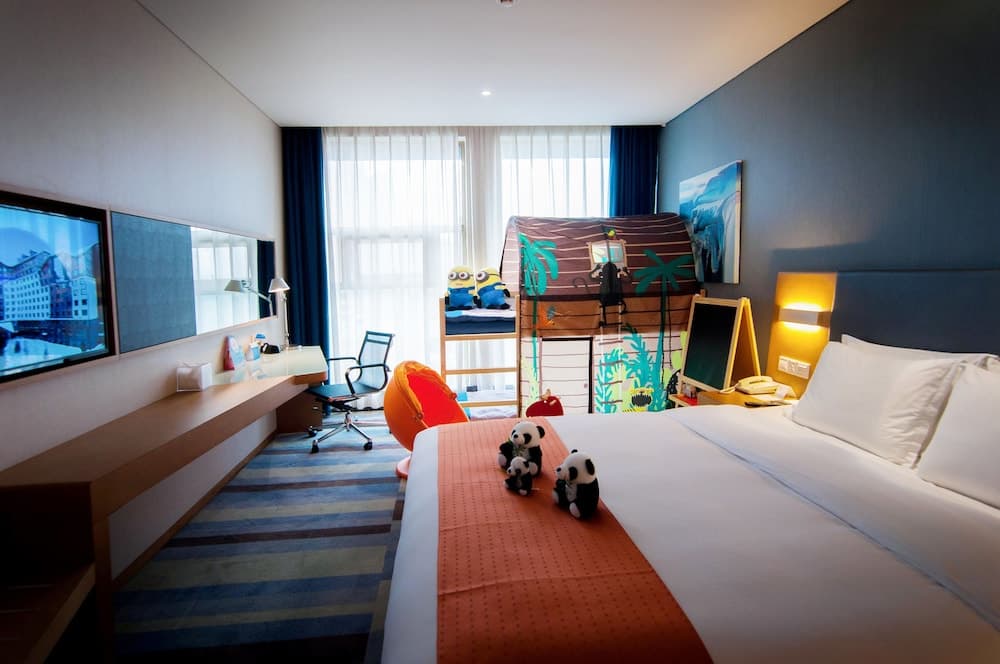 Holiday Inn Express Leshan City Square by IHG