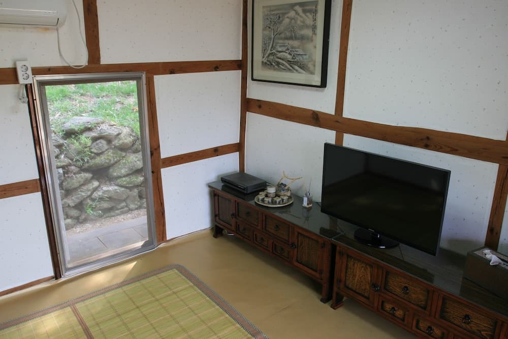 Yi Jin-rae's Historic House