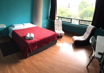 Shakespeare Apartment