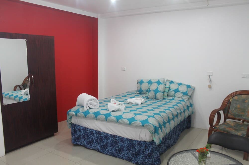 Shalini Garden Hotel & Apartments