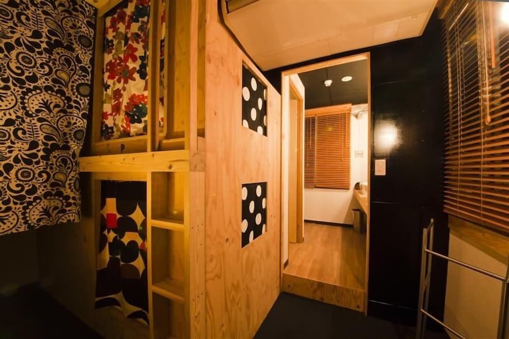 Hakata Gofukumachi Hostel Takataniya