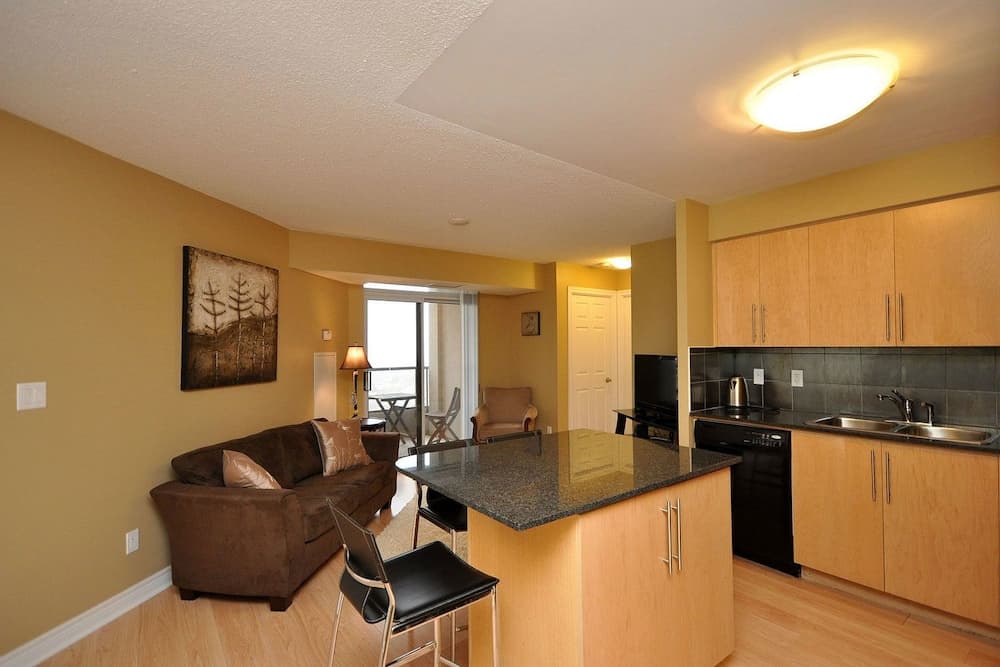 NAPA Furnished Suites - Square One