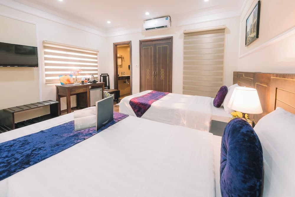 Hanoi Lake View Hotel & Travel