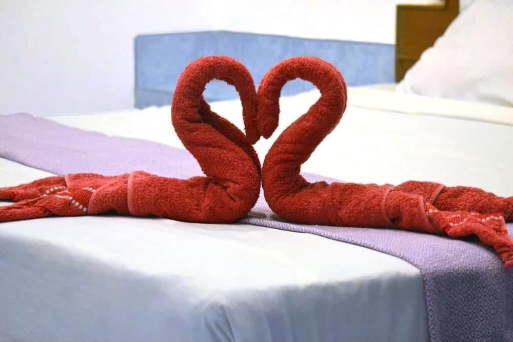 OYO 851 On Hill Residence Patong