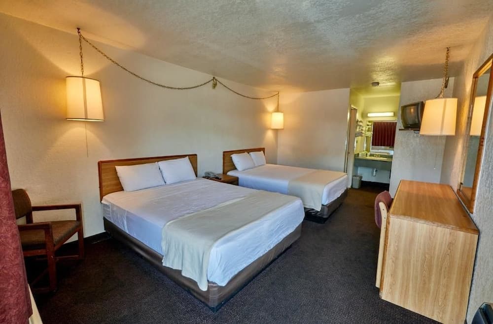 E-Z 8 Motel San Jose 1