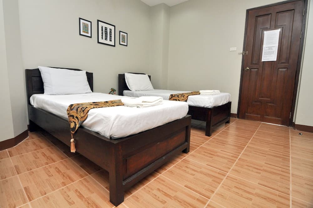 Harbour Gardens Tourist Inn