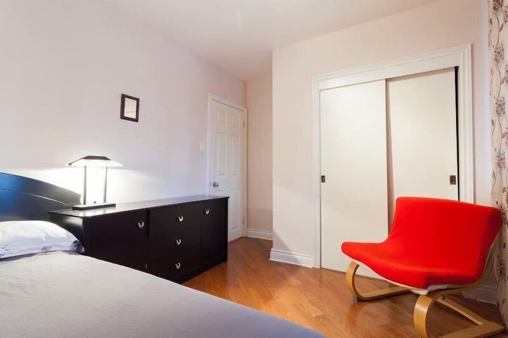 Beautiful Detached 6 Bedroom House