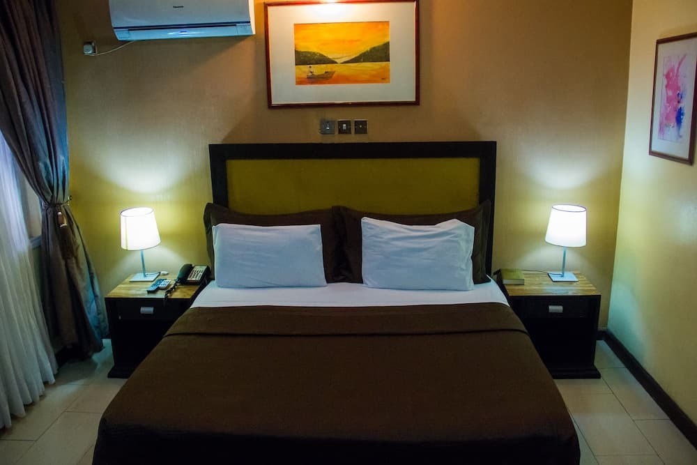 Manyxville Hotel & Suites