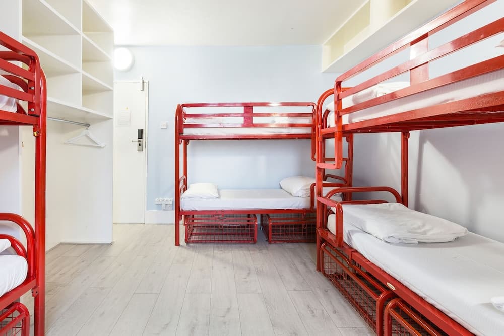 Astor Victoria Hostel - Adults Only