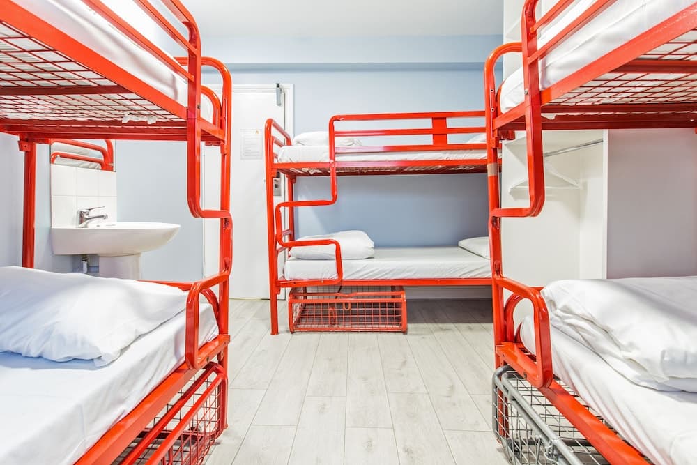 Astor Victoria Hostel - Adults Only