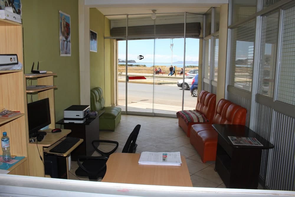 Posada de Percybal Lago Inn