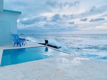 Discovery Inn Suites at 681 Ocean Drive