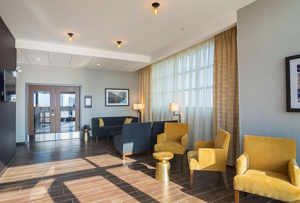 Hampton Inn Chicago North-Loyola Station