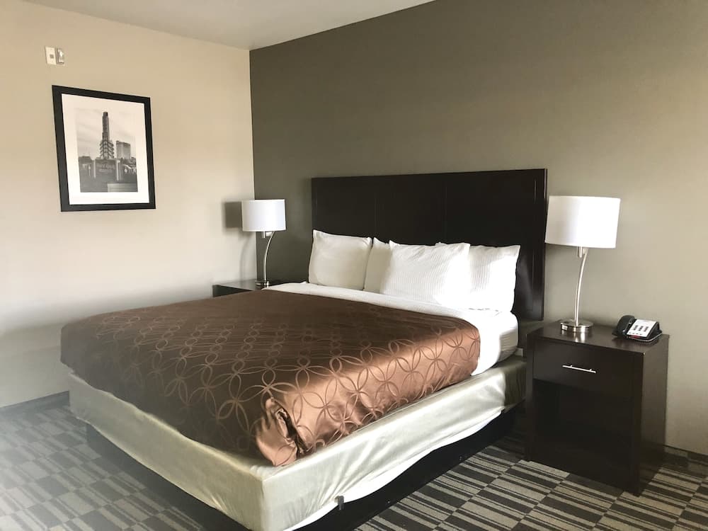 Catoosa Inn & Suites