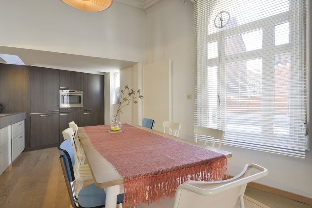 Zurenborg Area Apartments