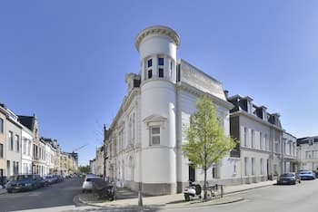 Zurenborg Area Apartments