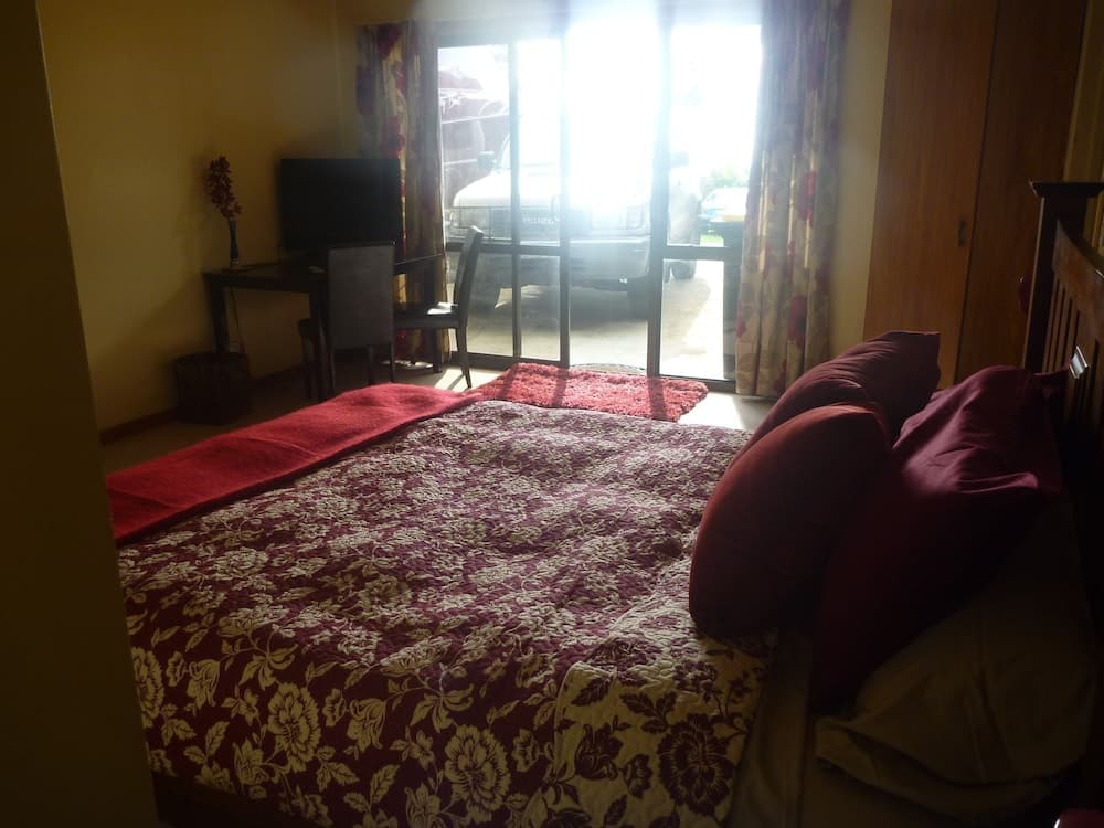 Pohutukawa Coast Bed & Breakfast