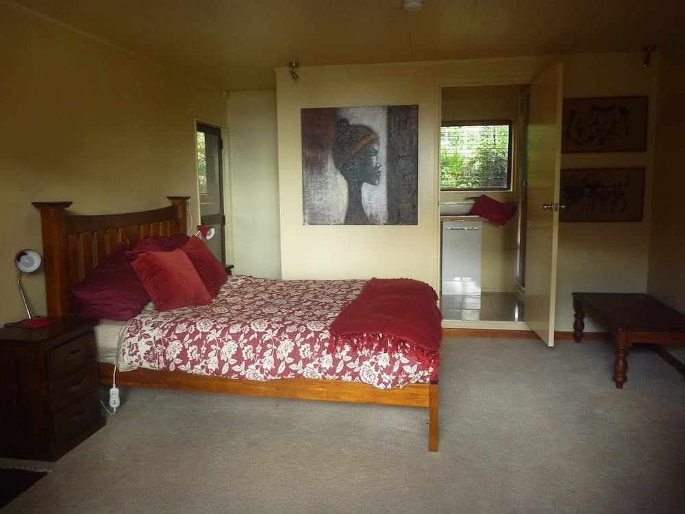 Pohutukawa Coast Bed & Breakfast