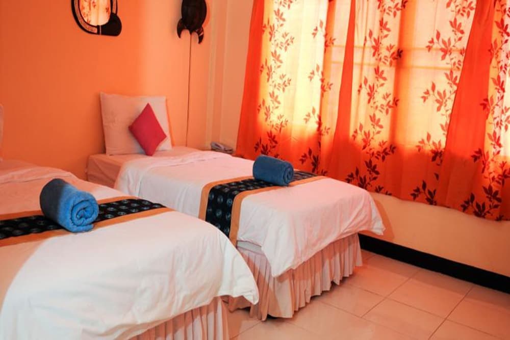 All In 1 Guesthouse Chiang Mai