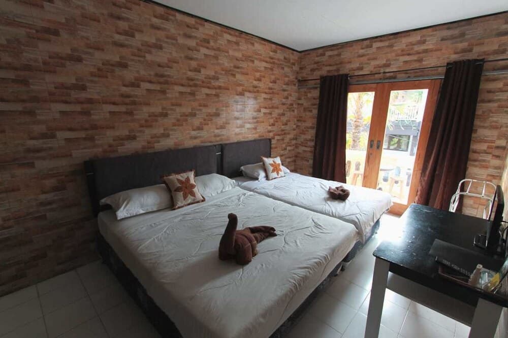 Clamonic House by Madhava