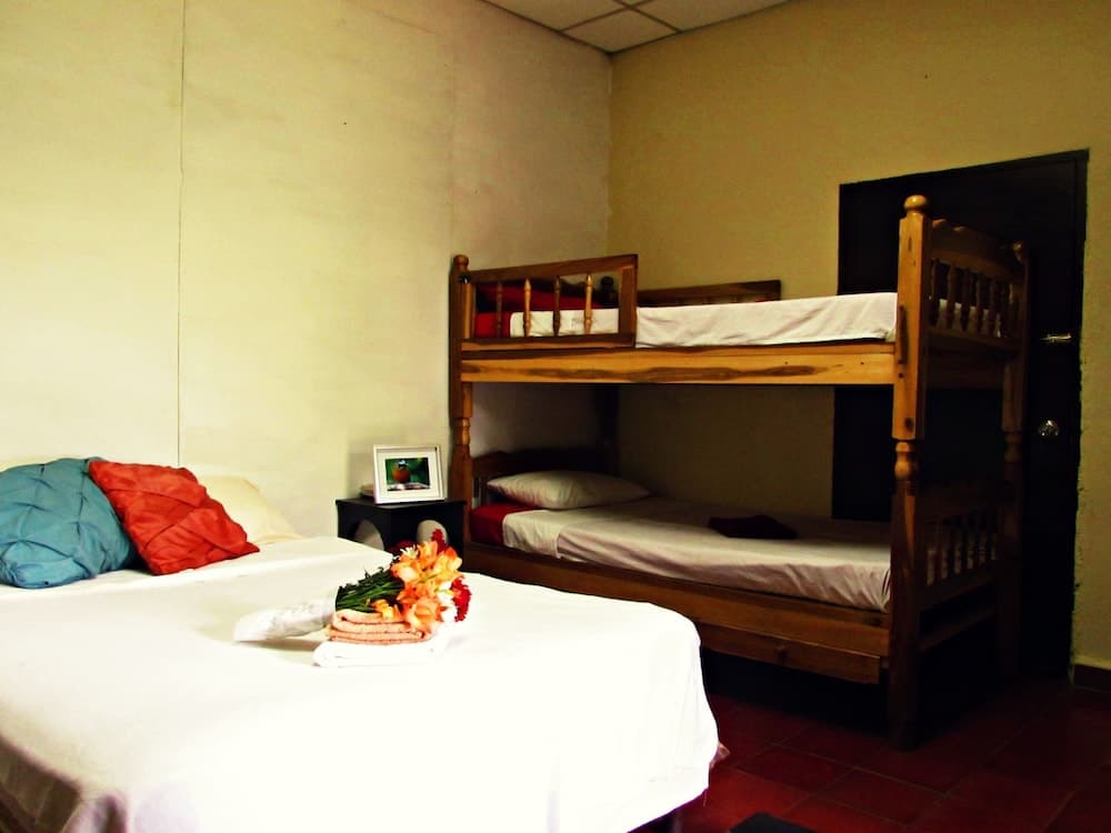 Santorini Hostal y Restaurante