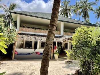 Blue Reef Sport and Fishing Lodge & Bungalows