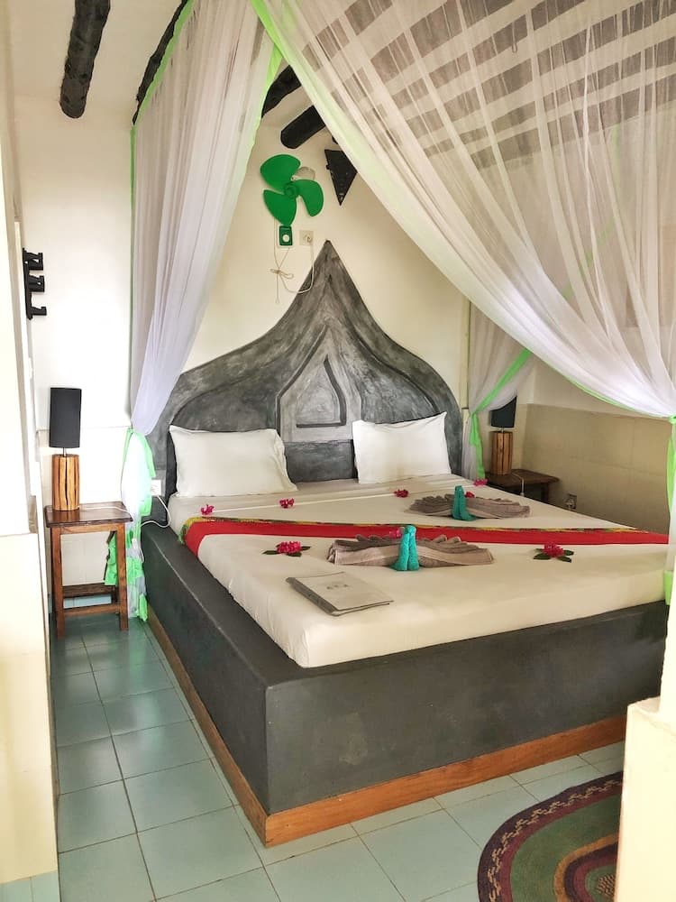 Blue Reef Sport and Fishing Lodge & Bungalows