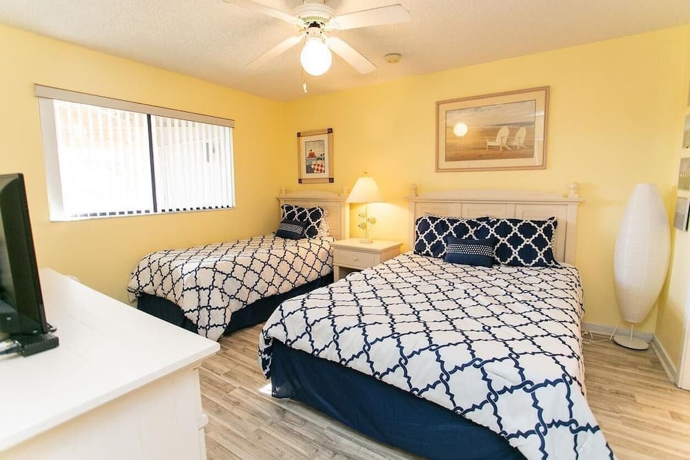 Hibiscus Resort D 2 Bedroom Condo by MCM