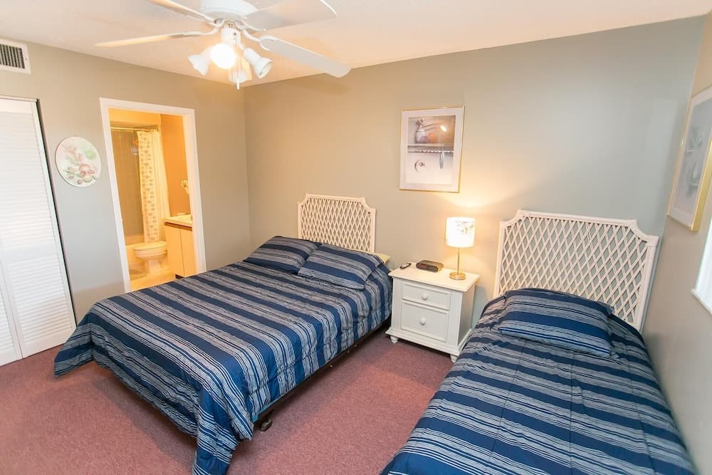 Hibiscus Resort B 2 Bedroom Condo by MCM