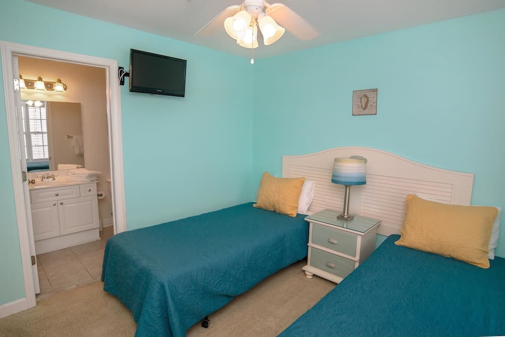 Grand Cayman B Holiday Home 8 bedroom By Affordable Large Properties