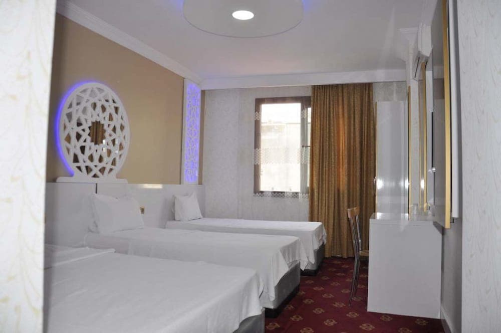 Ugur Hotel