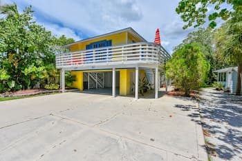 Banana Cabana by Beachside Management