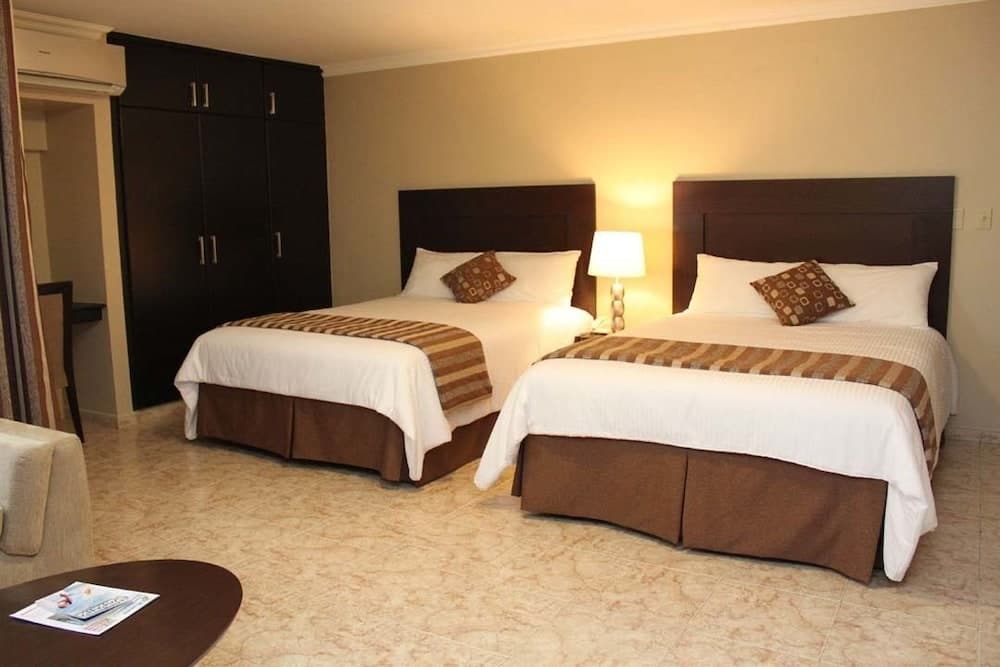 Aparthotel Sevilla Suites