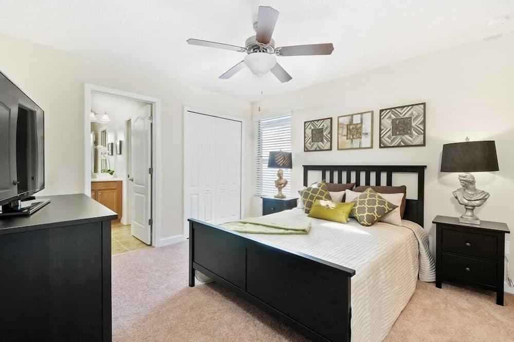 2293 Providence House 5 Bedroom by Florida Star