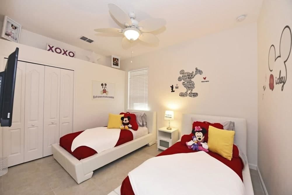 4083 Solterra Townhome 4 Bedroom by Florida Star
