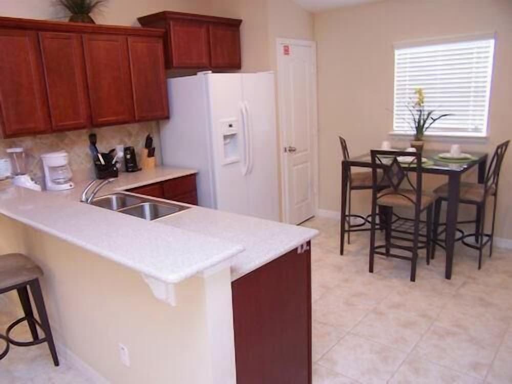 655 Sandy Ridge House 4 Bedroom by Florida Star