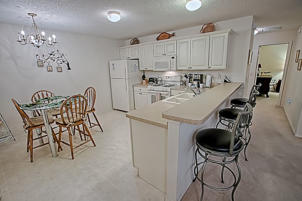 Bayou Place Home 2 Bedroom by The VIR Group