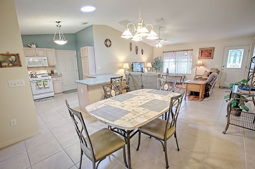 Butler Court Home 2 Bedroom by The VIR Group