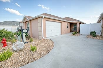 Ida Court Home 3 Bedroom by The VIR Group