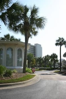 Sterling Shores 2 Bedroom Apartment by BnD