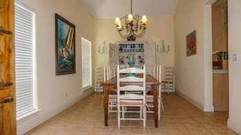 Captiva 3 Bedroom Apartment by BnD