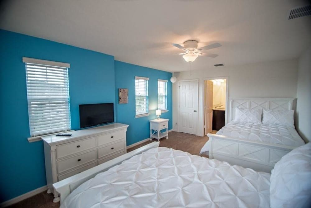 1005 The Shires House 7 Bedroom by Florida Star