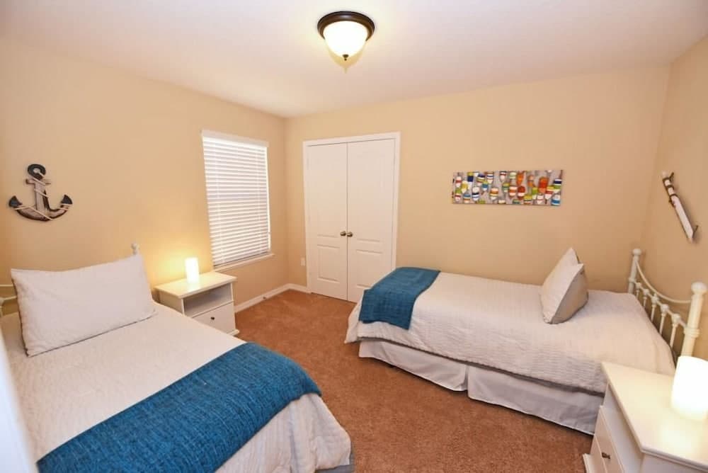 1127 Cypress House 6 Bedroom by Florida Star