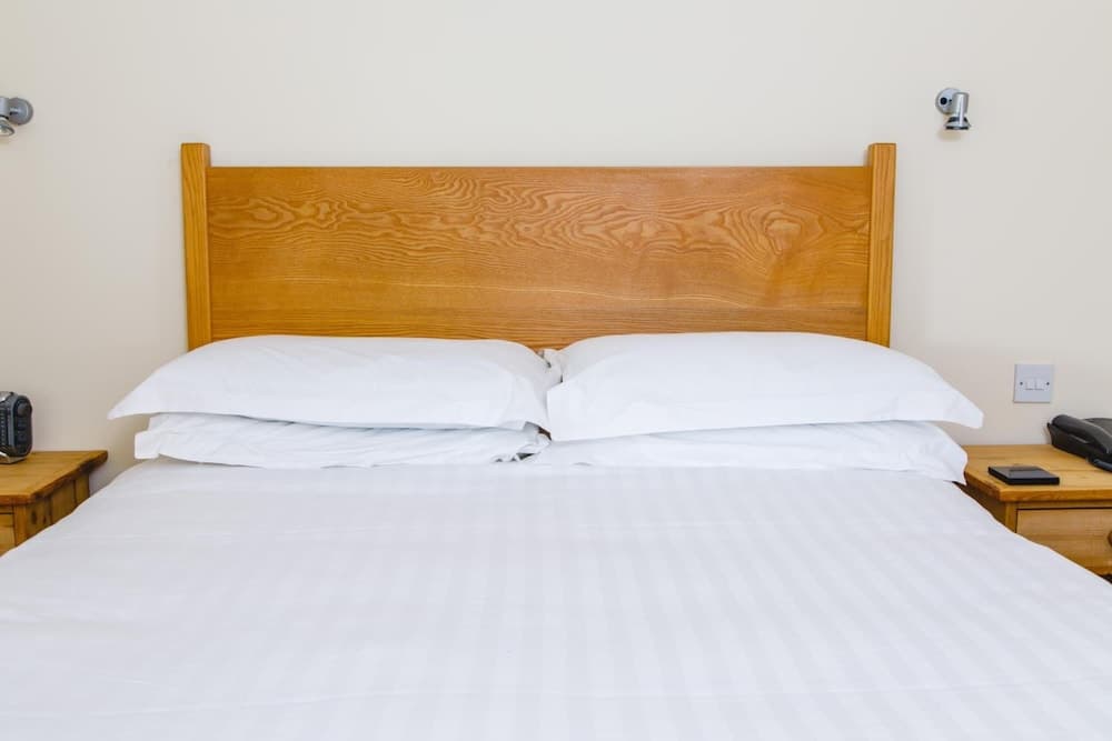 The Saracens Head Inn