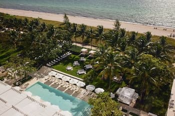 Four Seasons Hotel at The Surf Club