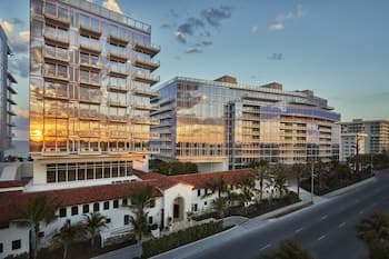 Four Seasons Hotel at The Surf Club