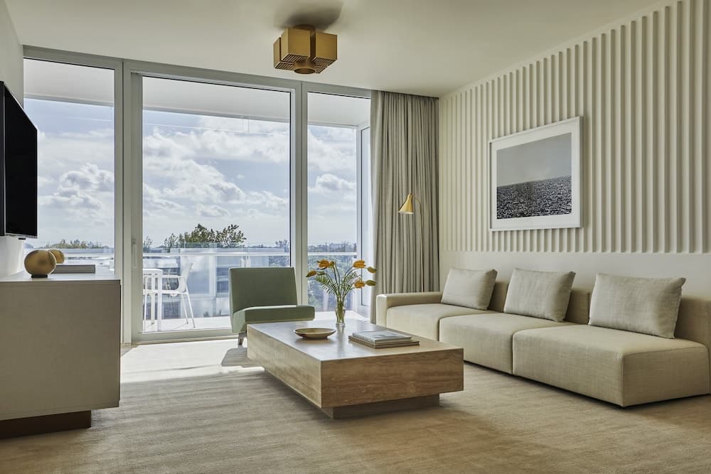 Four Seasons Hotel at The Surf Club